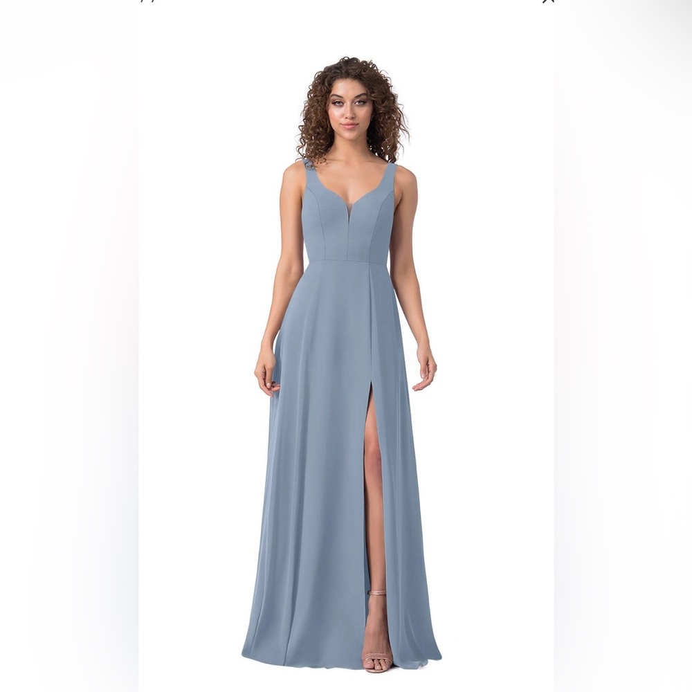 AZAZIE KIANNA
A-Line Chiffon Floor-Length Dress Dusty Blue
Size 16